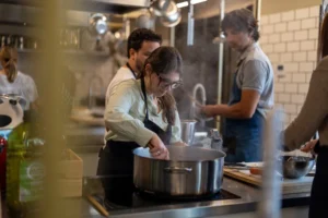workshop de cozinha em lisboa num Team building culinário divertido na WEAT