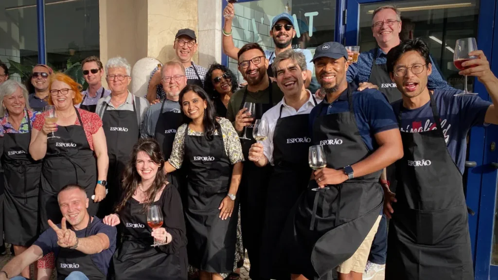 pessoas depois de um workshop de cozinha para empresas culinario