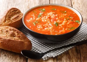 receita de pataniscas vegetarianas de cogumelos com arroz de tomate cremoso e molhado